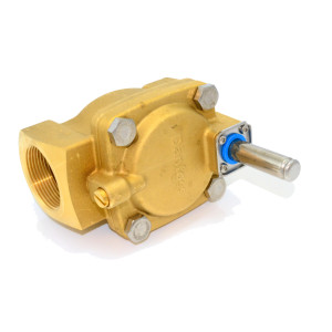 Danfoss 032U7536 Valvula Solenoide EV220B, 1-1/2 pulg, NPT, NC, 2 Way